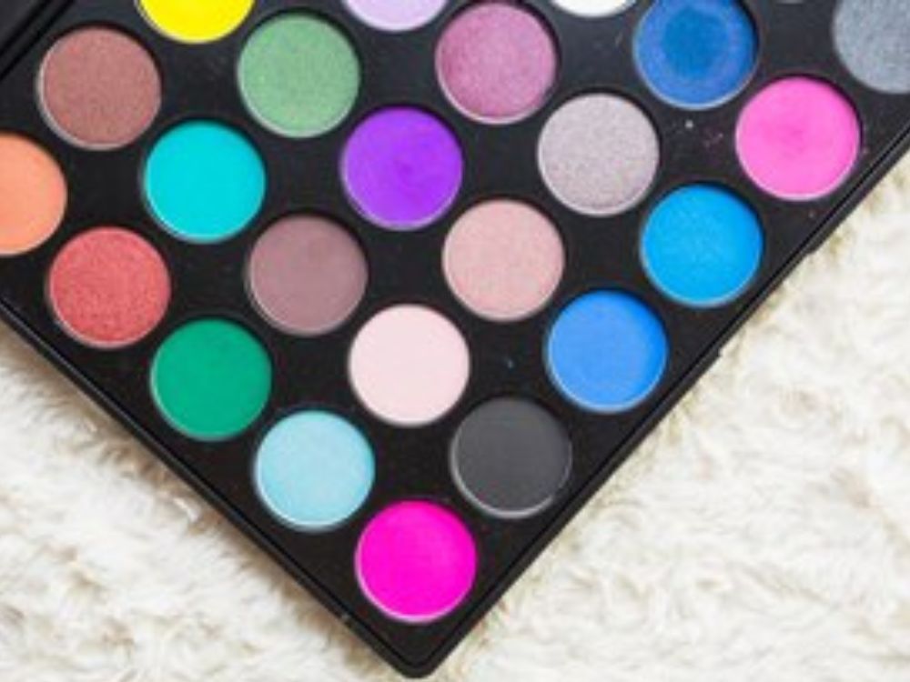 Melhores Paletas de Sombras: Nacionais e Importadas!
imagem de uma paleta de sombra colorida