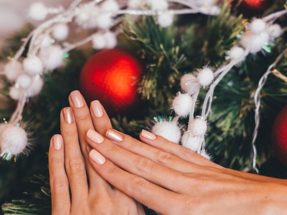 Ideias-de-Unhas-Chiques-e-Elegantes Imagem: unha elegantes para o natal de 2025